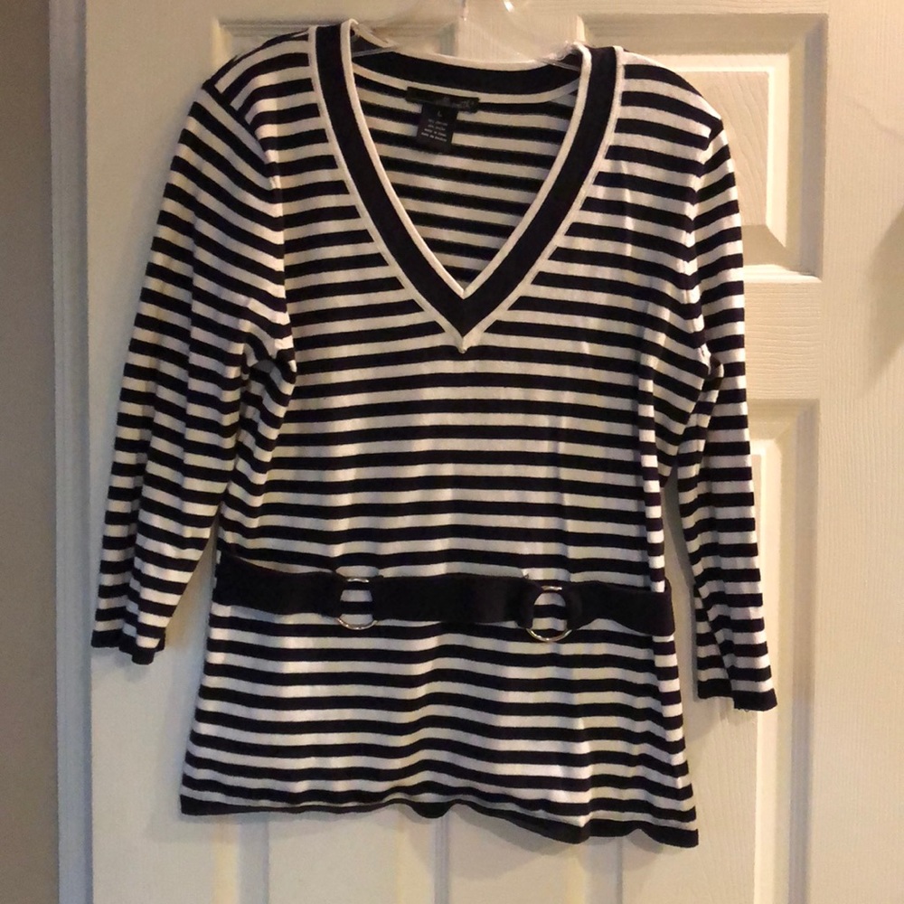 Cute 3/3” Sleeve, knit top black and white stripe